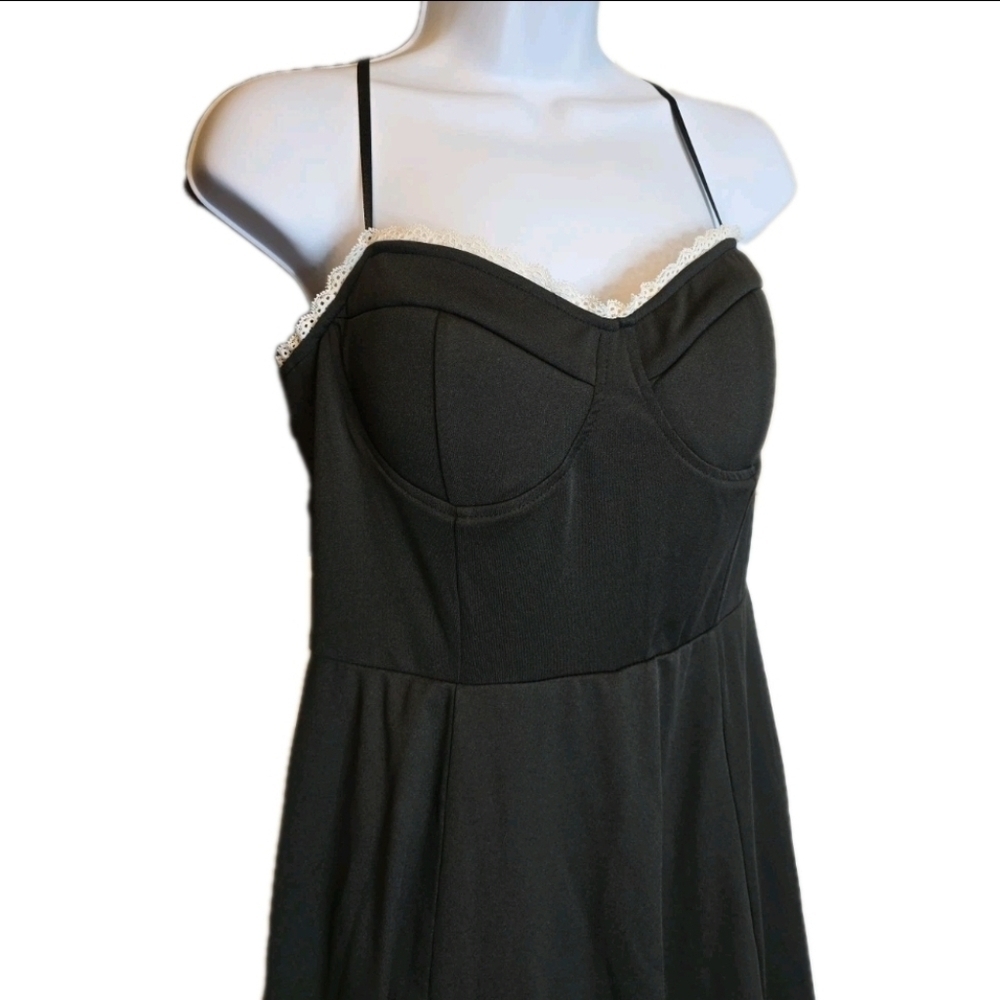 299. Vintage-Inspired Black Bustier Midi Dress - Picture 2 of 6